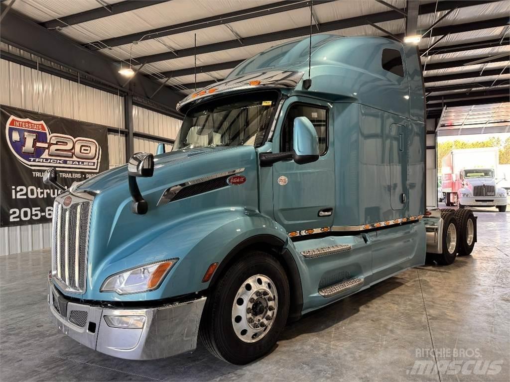 Peterbilt 579 Conventional Trucks / Tractor Trucks
