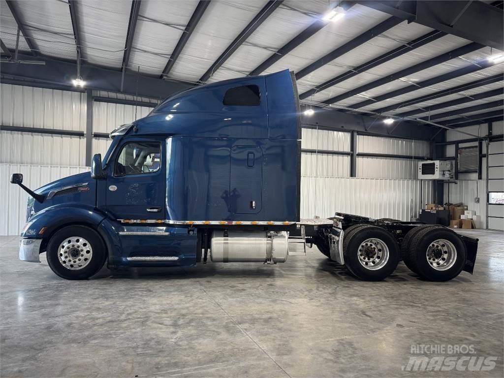 Peterbilt 579 Conventional Trucks / Tractor Trucks