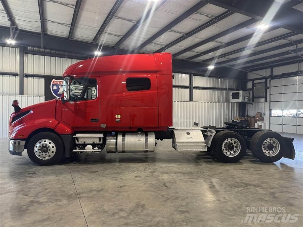Volvo VNL64T740 Conventional Trucks / Tractor Trucks