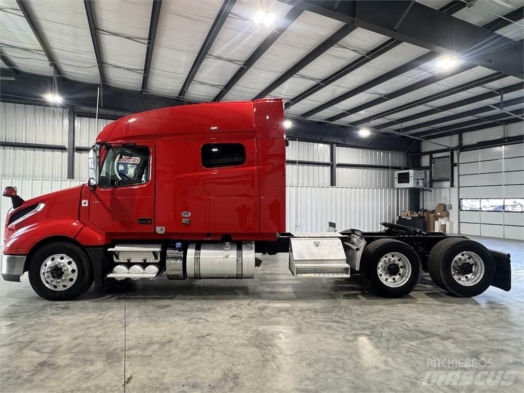 Volvo VNL64T740 Conventional Trucks / Tractor Trucks