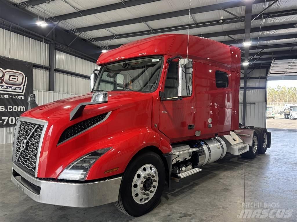 Volvo VNL64T740 Conventional Trucks / Tractor Trucks