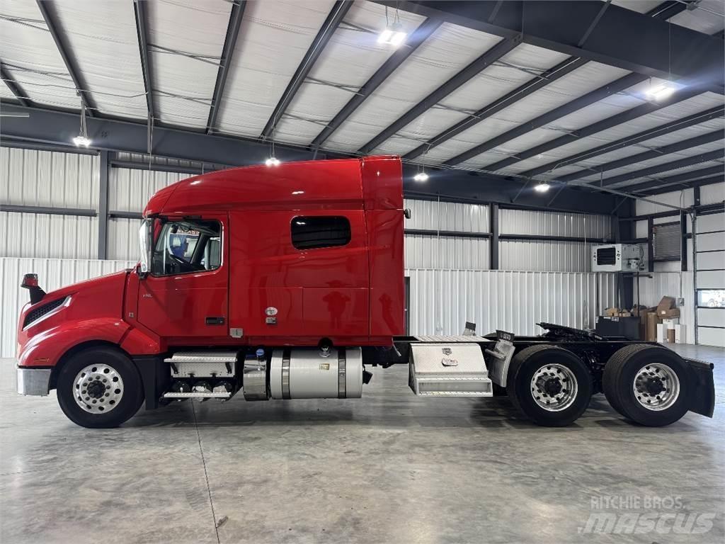 Volvo VNL64T740 Conventional Trucks / Tractor Trucks