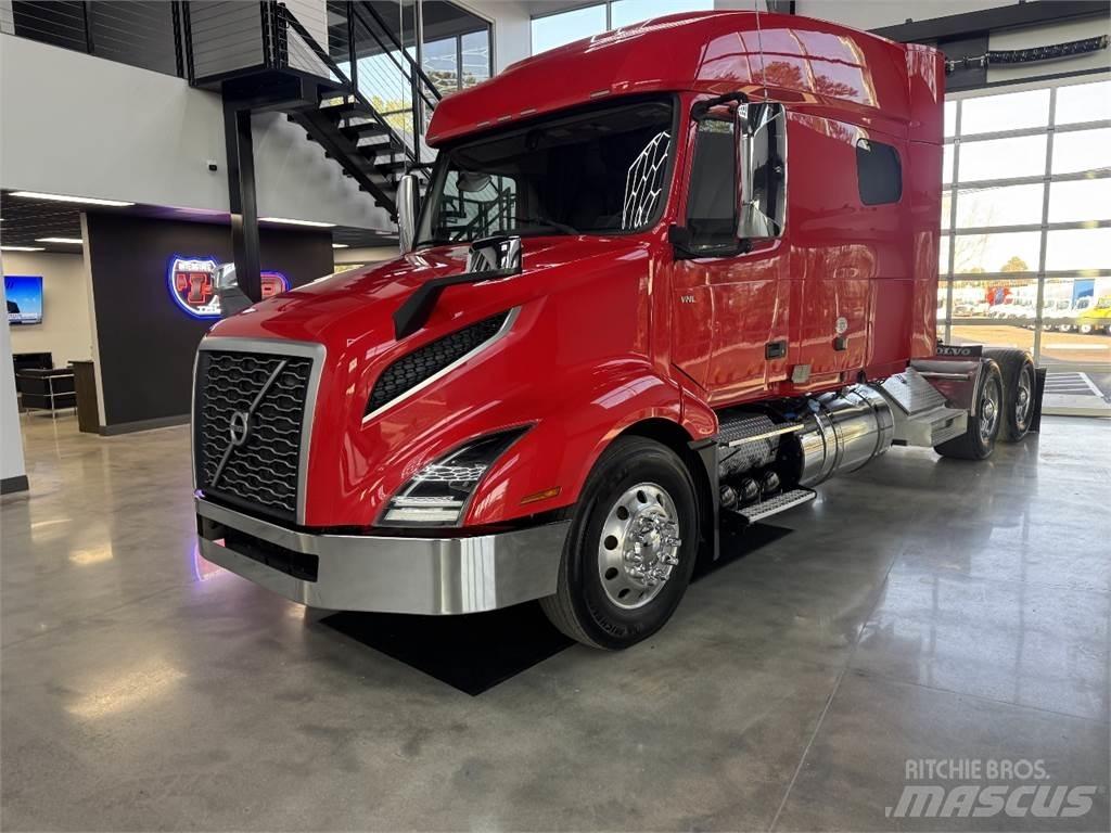 Volvo VNL64T740 Conventional Trucks / Tractor Trucks