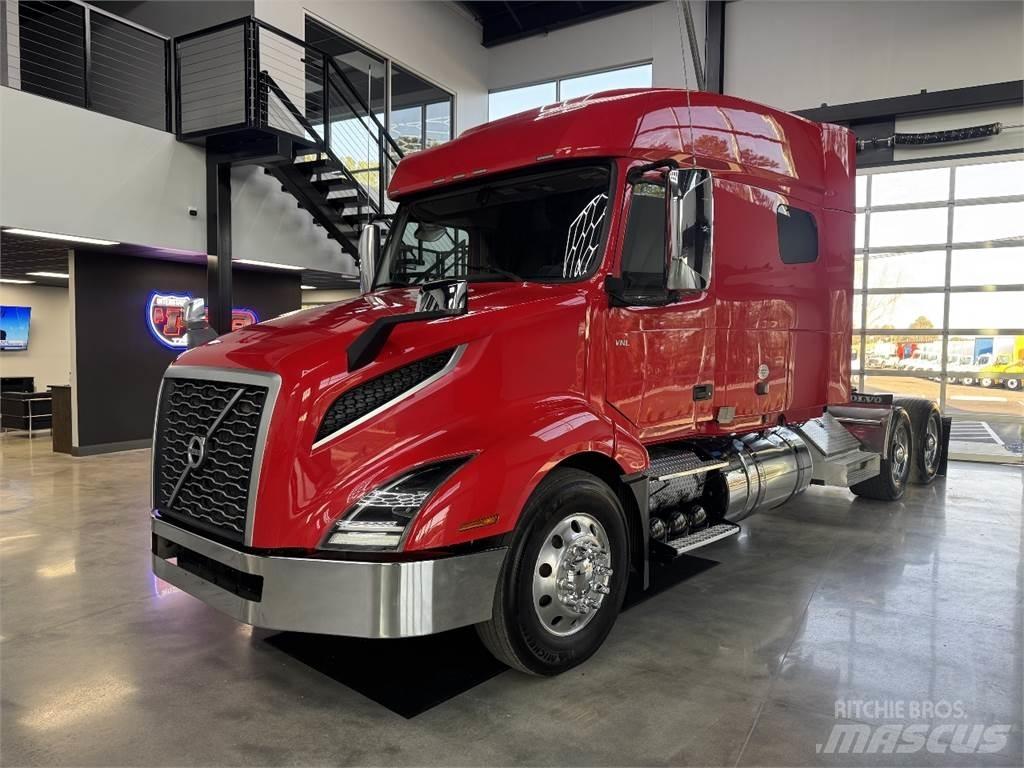 Volvo VNL64T740 Conventional Trucks / Tractor Trucks