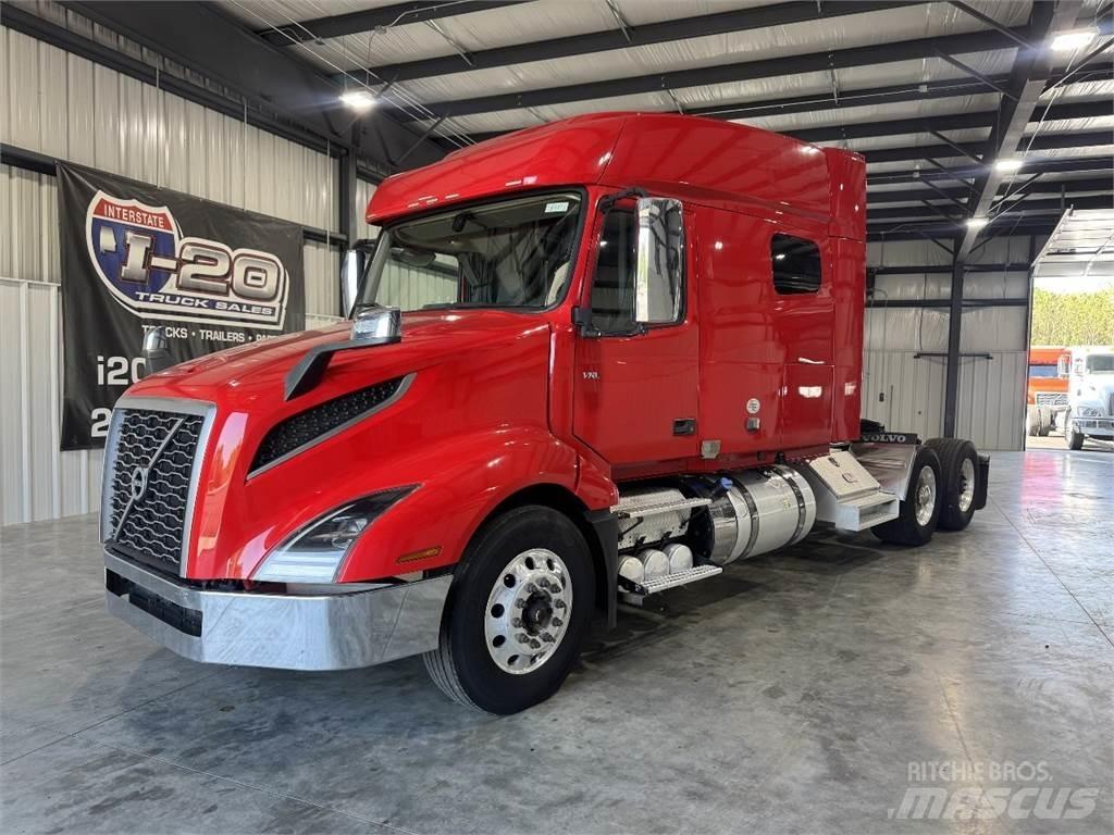 Volvo VNL64T740 Conventional Trucks / Tractor Trucks