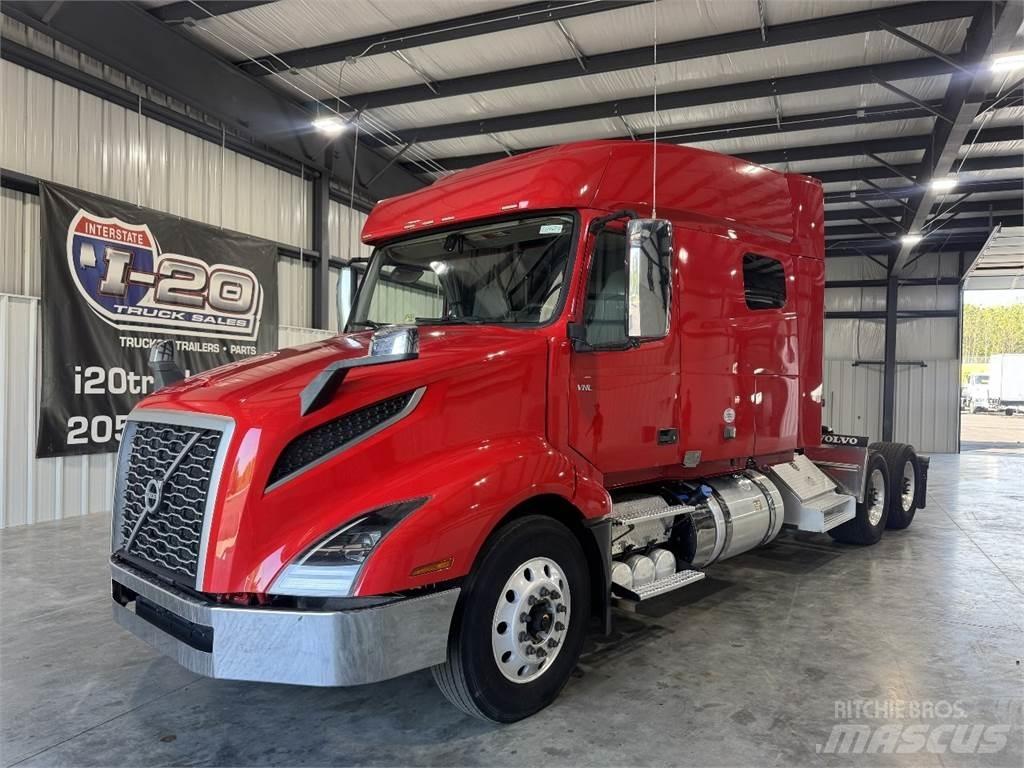 Volvo VNL64T740 Conventional Trucks / Tractor Trucks
