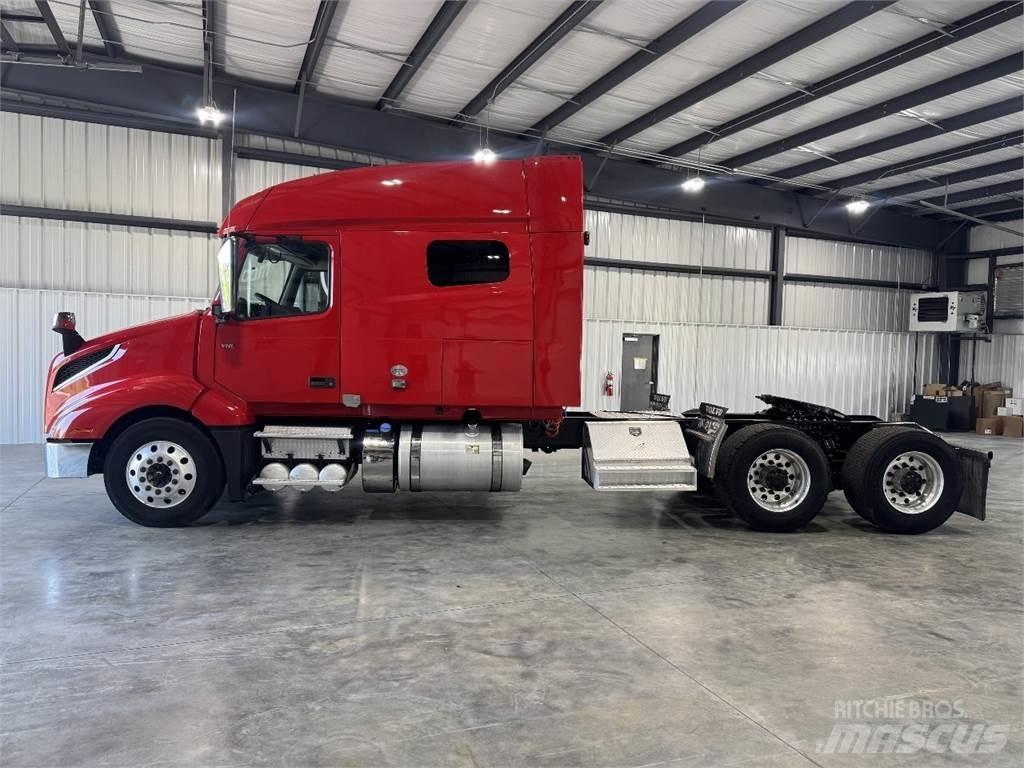 Volvo VNL64T740 Conventional Trucks / Tractor Trucks