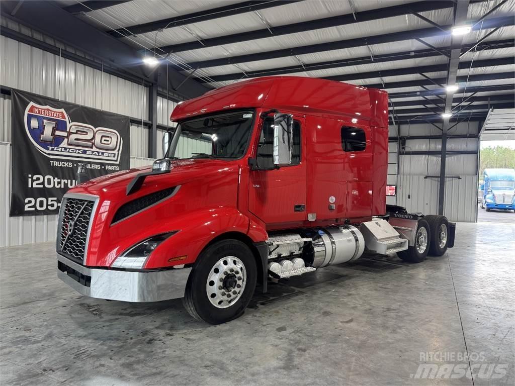 Volvo VNL64T740 Conventional Trucks / Tractor Trucks