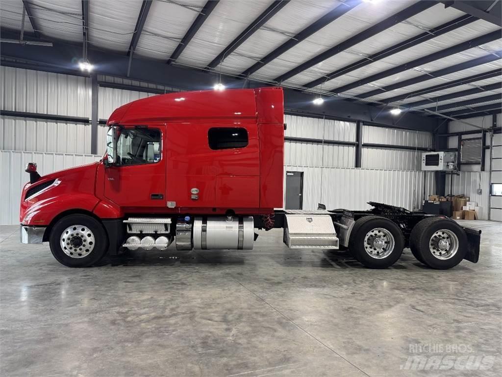 Volvo VNL64T740 Conventional Trucks / Tractor Trucks
