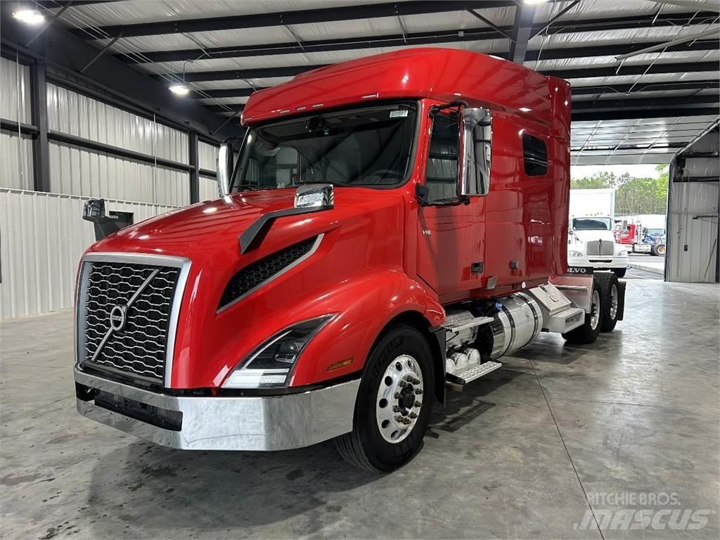 Volvo VNL64T740 Conventional Trucks / Tractor Trucks