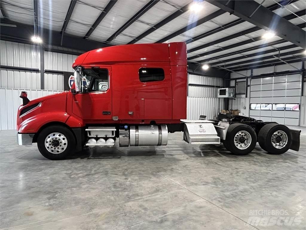 Volvo VNL64T740 Conventional Trucks / Tractor Trucks