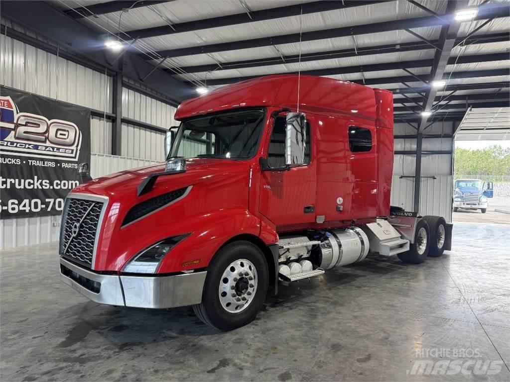 Volvo VNL64T740 Conventional Trucks / Tractor Trucks