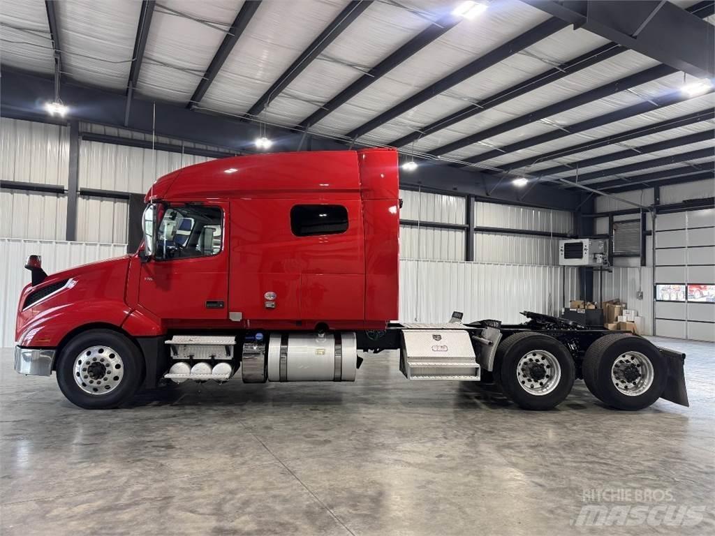 Volvo VNL64T740 Conventional Trucks / Tractor Trucks