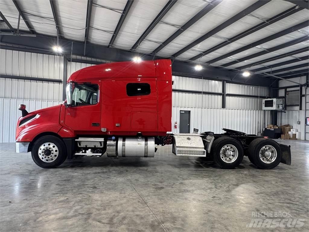 Volvo VNL740 Conventional Trucks / Tractor Trucks