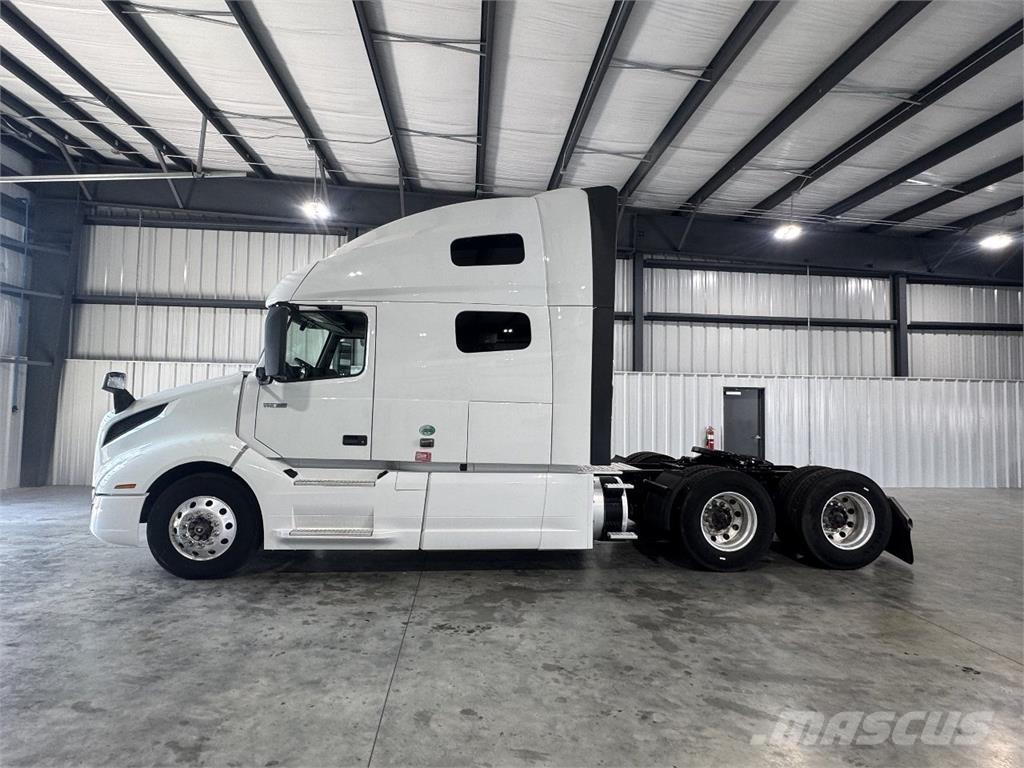 Volvo VNL760 Conventional Trucks / Tractor Trucks