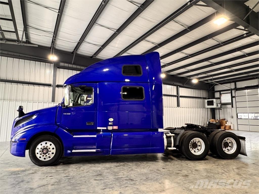 Volvo VNL860 Conventional Trucks / Tractor Trucks