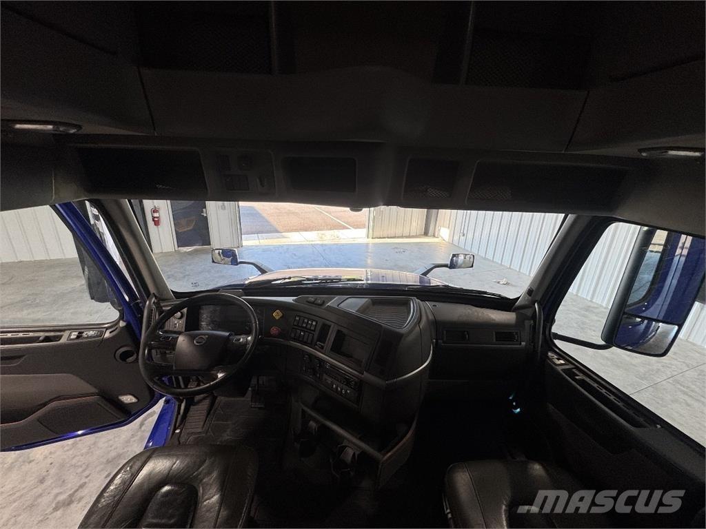 Volvo VNL860 Conventional Trucks / Tractor Trucks