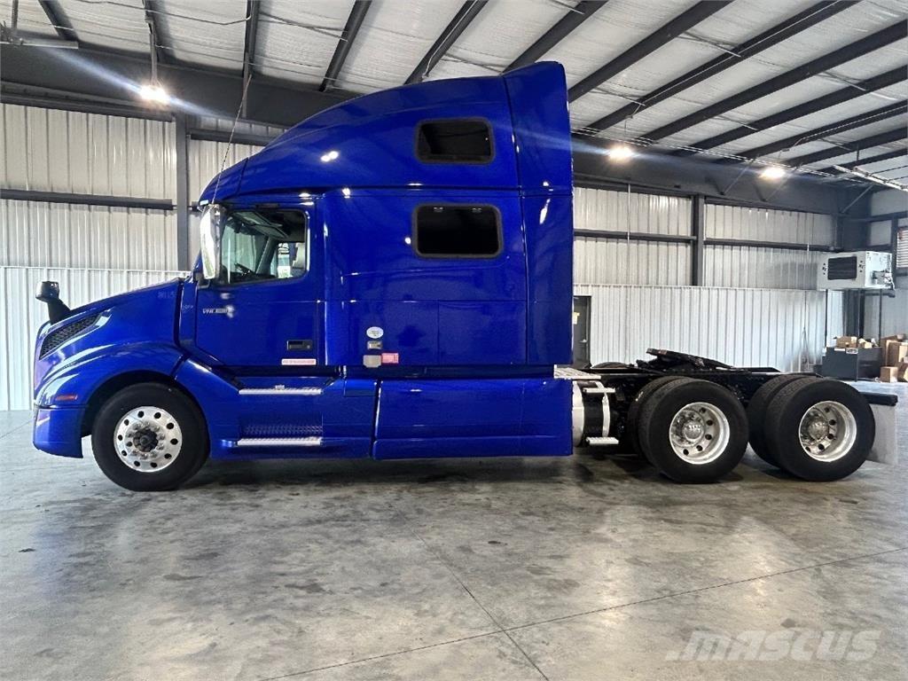 Volvo VNL860 Conventional Trucks / Tractor Trucks