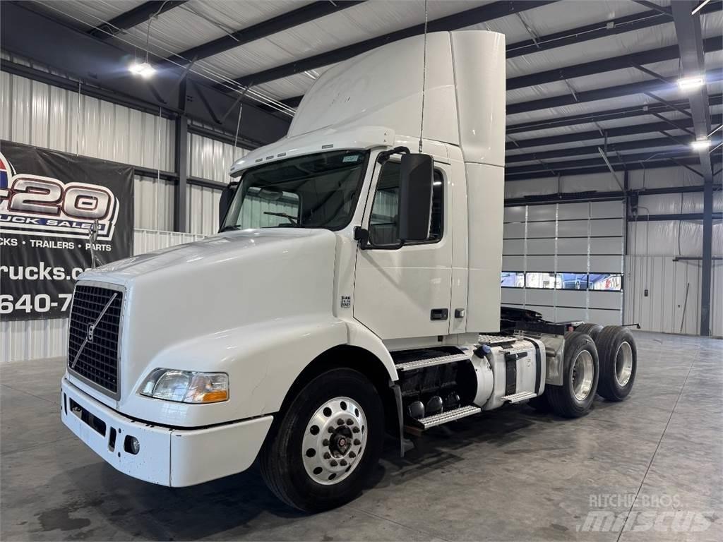 Volvo VNM64T200 Conventional Trucks / Tractor Trucks
