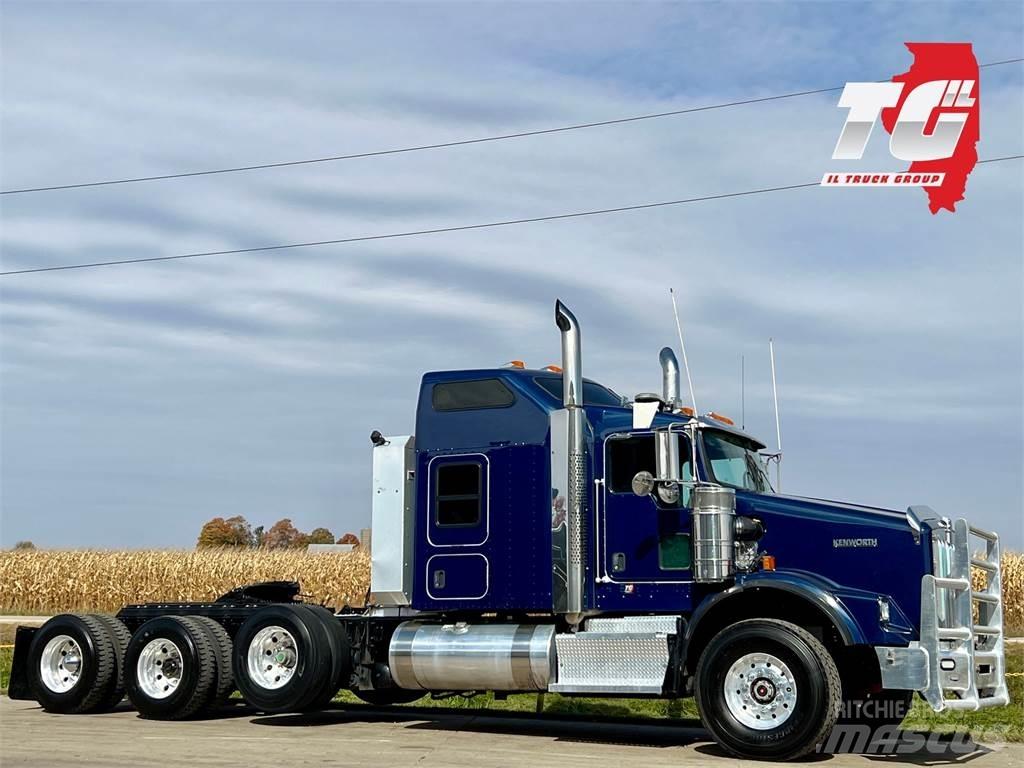 Kenworth T800 Conventional Trucks / Tractor Trucks