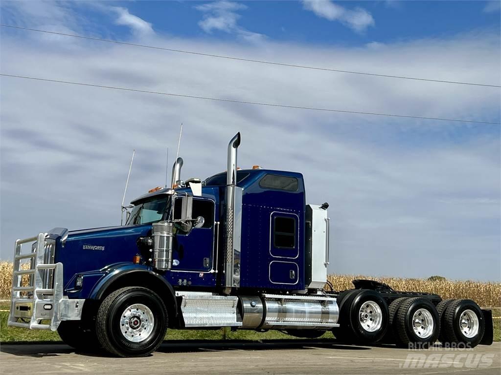 Kenworth T800 Conventional Trucks / Tractor Trucks