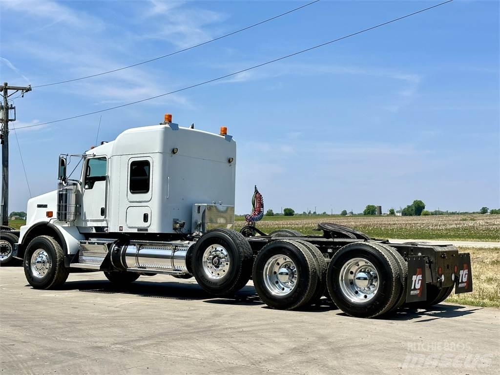 Kenworth T800 Conventional Trucks / Tractor Trucks