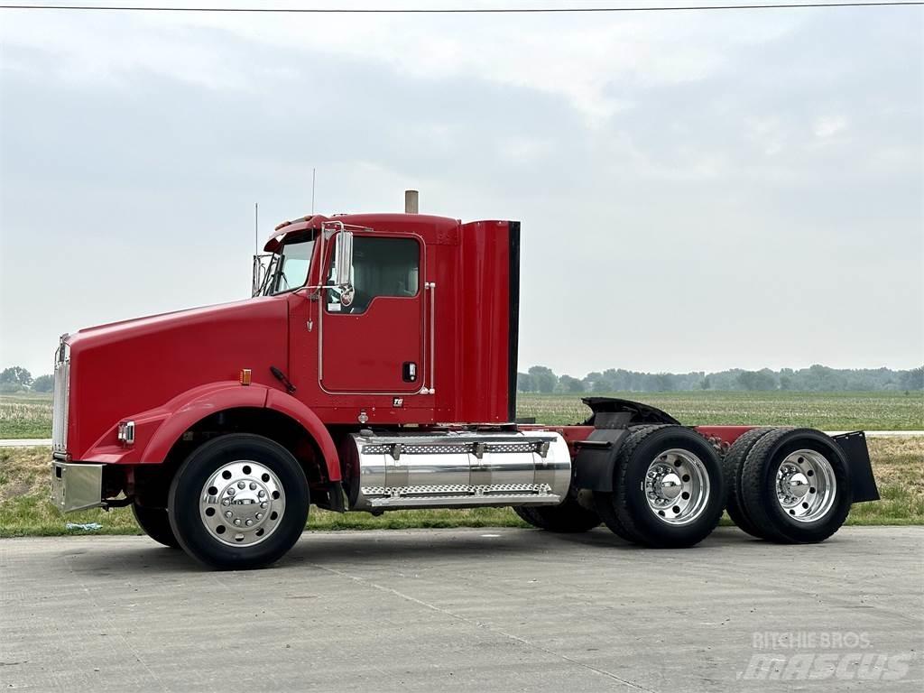 Kenworth T800 Conventional Trucks / Tractor Trucks