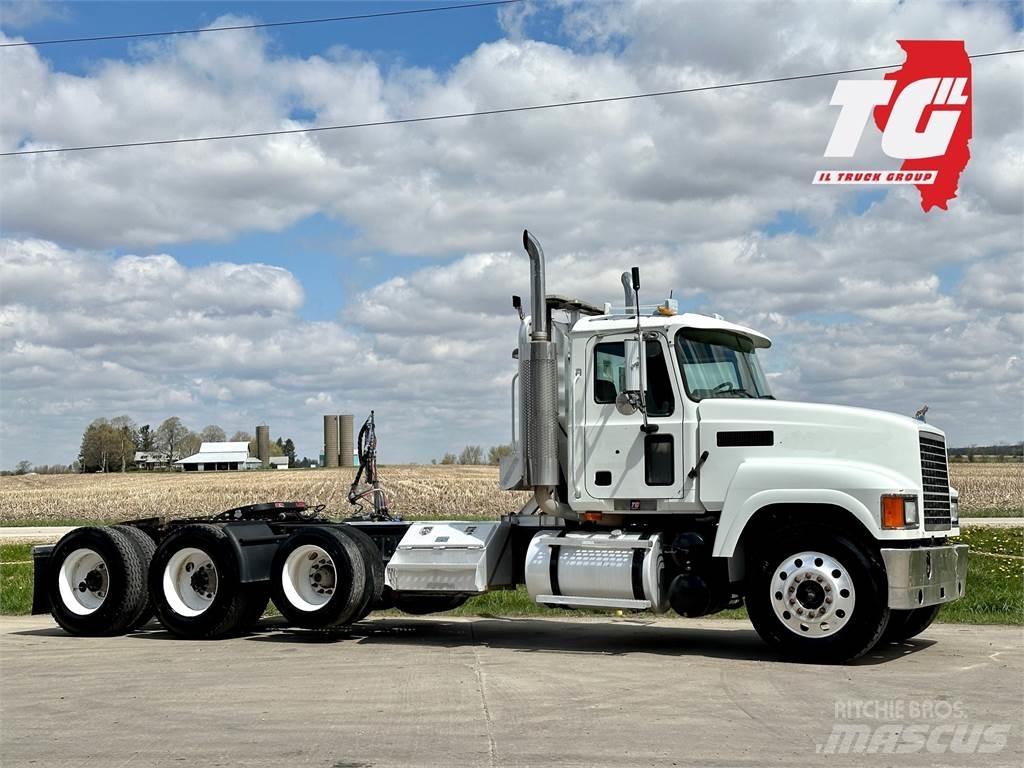 Mack CH613 Conventional Trucks / Tractor Trucks