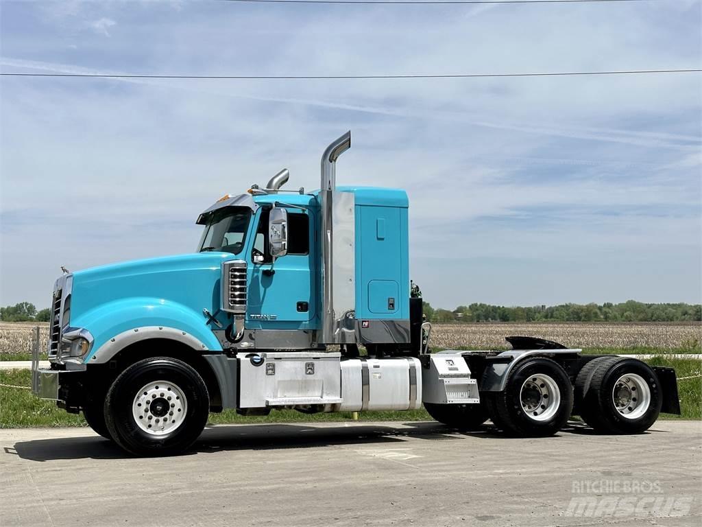 Mack Titan TD713 Conventional Trucks / Tractor Trucks