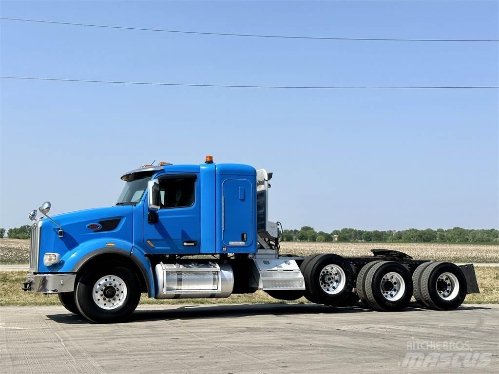 Peterbilt 567 Conventional Trucks / Tractor Trucks