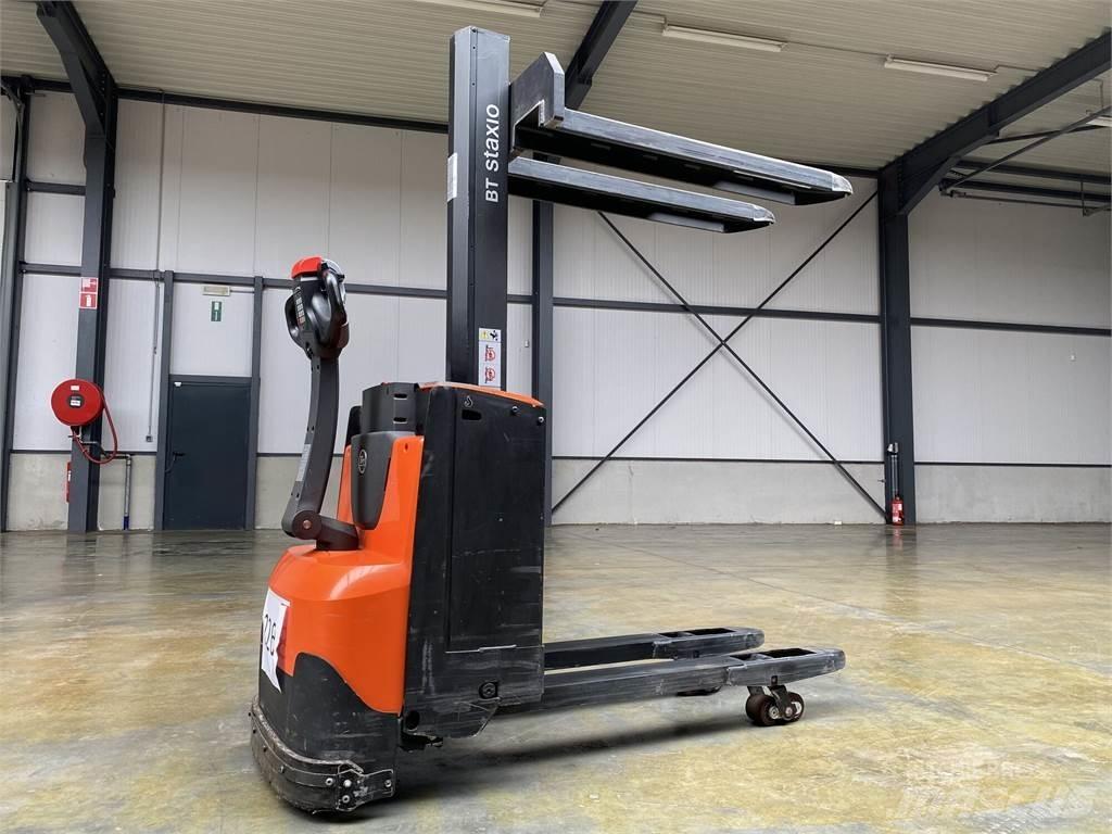Toyota BT SWE080L Self Propelled Stackers