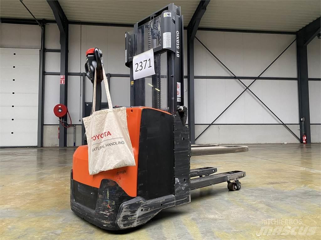 Toyota SWE200D Self Propelled Stackers
