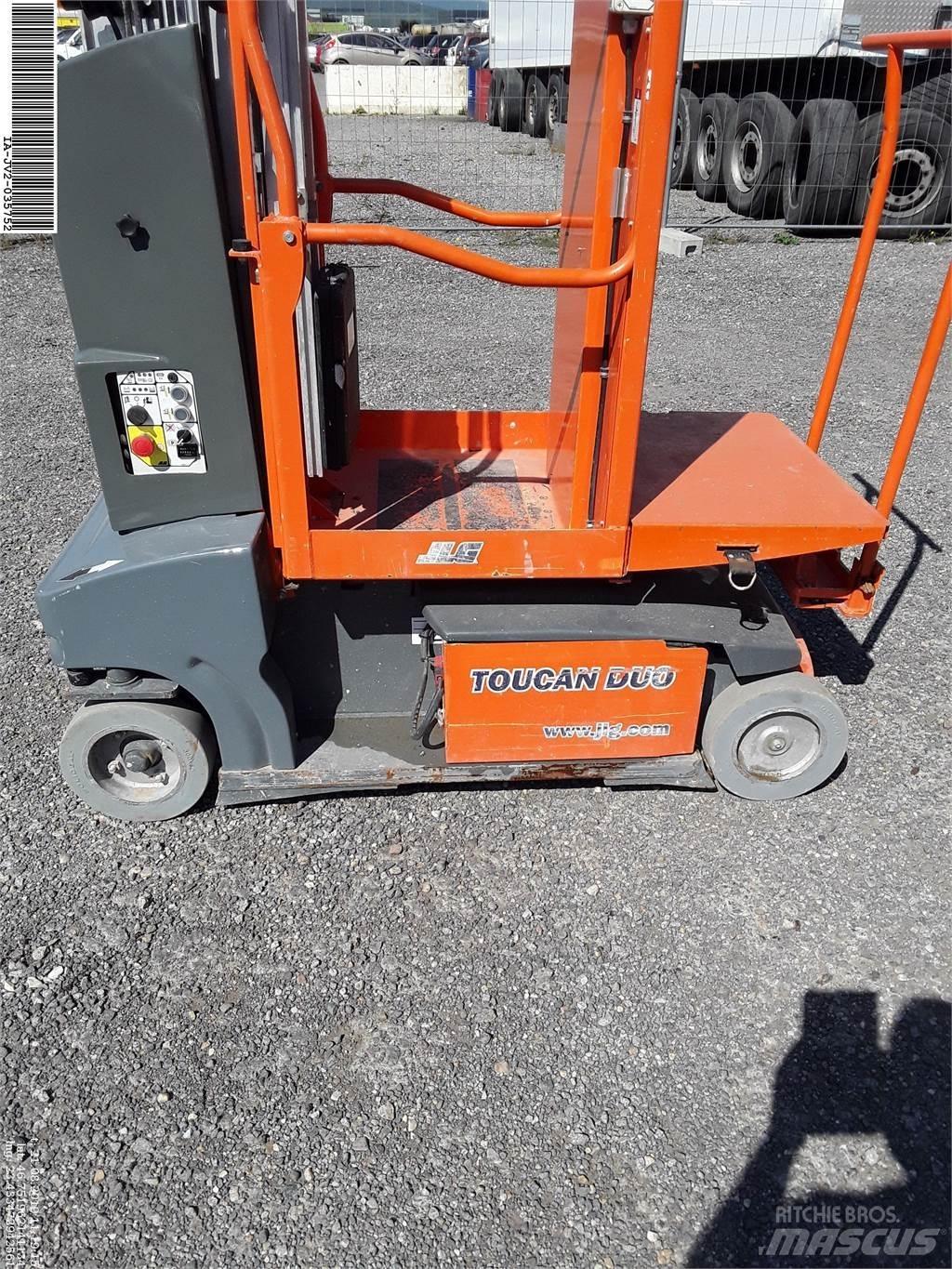JLG Toucan duo Vertical mast lifts