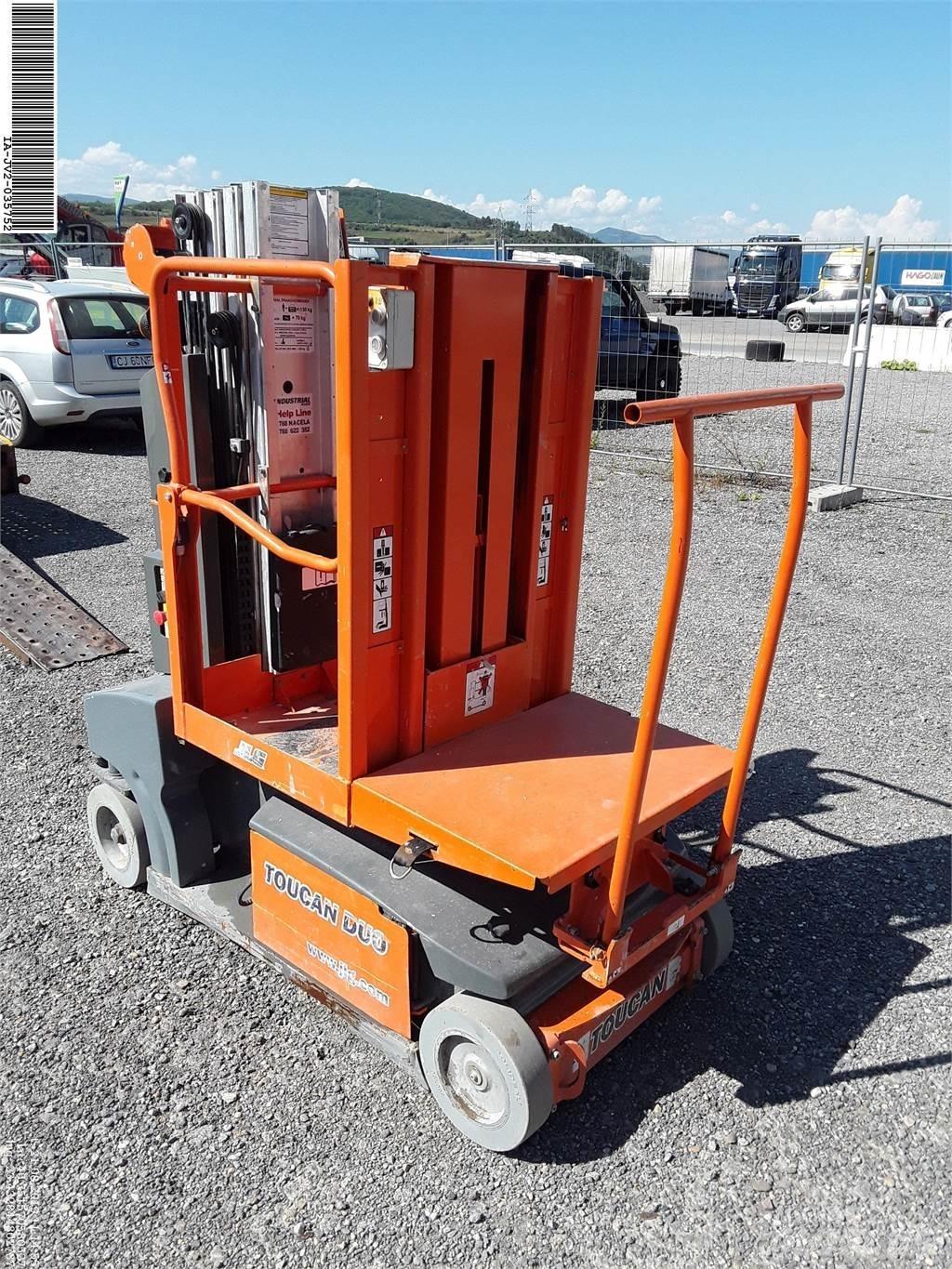 JLG Toucan duo Vertical mast lifts