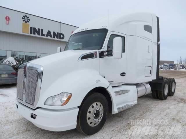 Kenworth T680 Conventional Trucks / Tractor Trucks