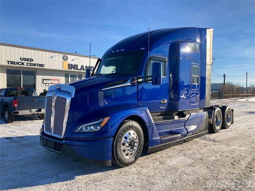 Kenworth T680 Conventional Trucks / Tractor Trucks