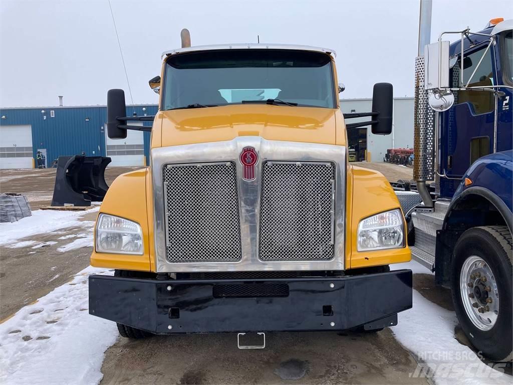 Kenworth T880 Conventional Trucks / Tractor Trucks