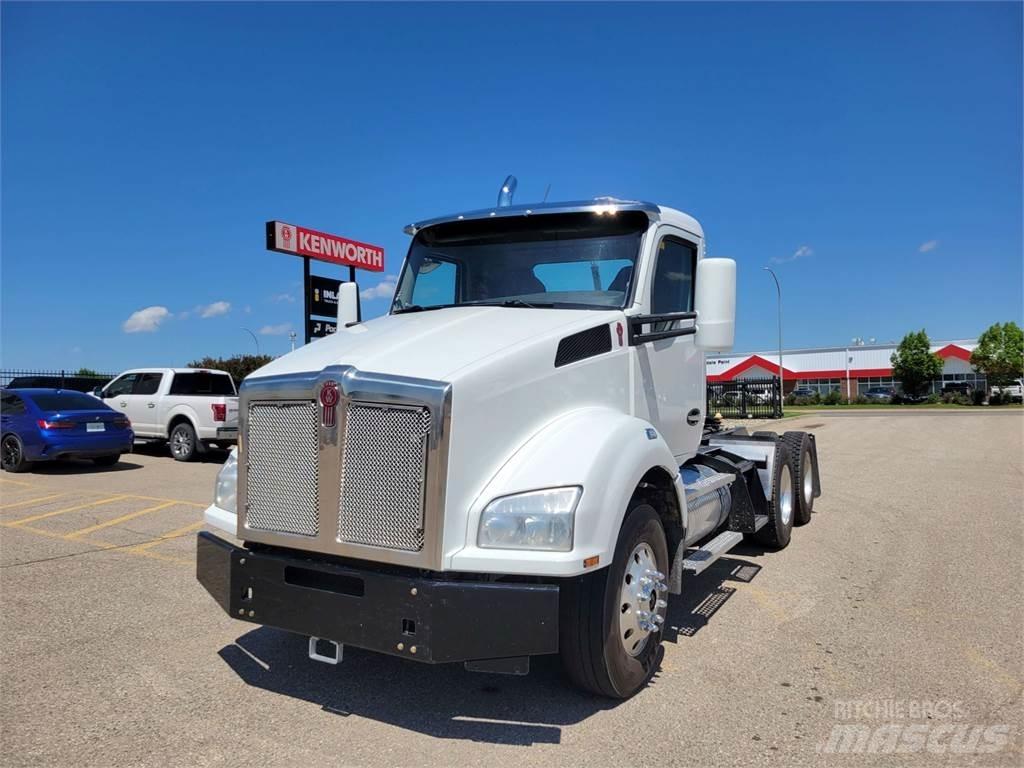 Kenworth T880 Cab & Chassis Trucks