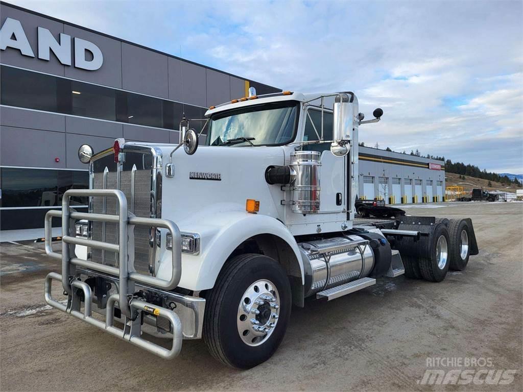 Kenworth W900 Cab & Chassis Trucks