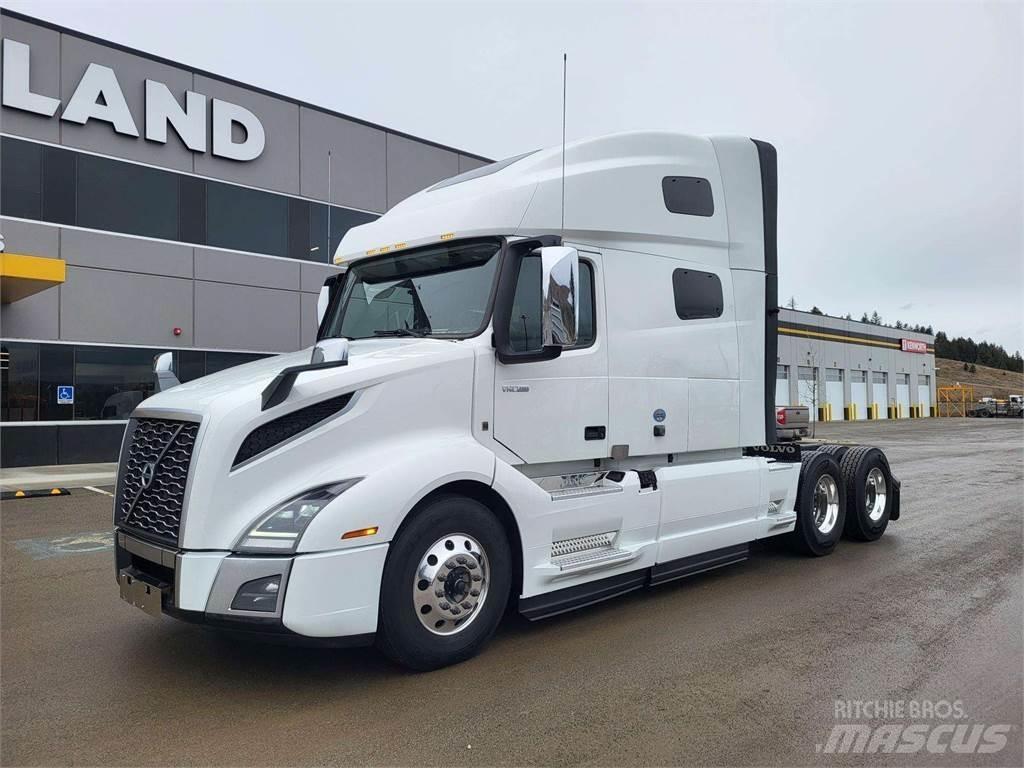 Volvo VNL 760 Cab & Chassis Trucks