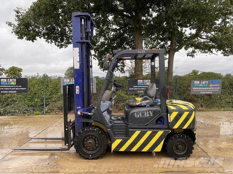 Komatsu FD25T-12 Misc Forklifts