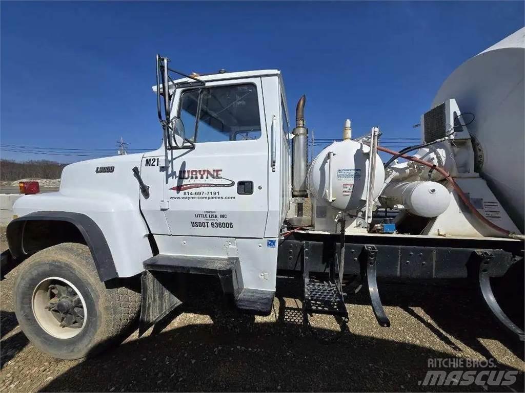 Ford L9000 Other