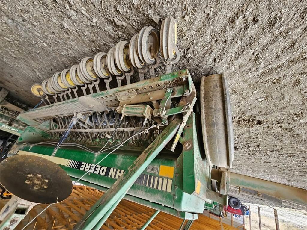 John Deere 450 Other