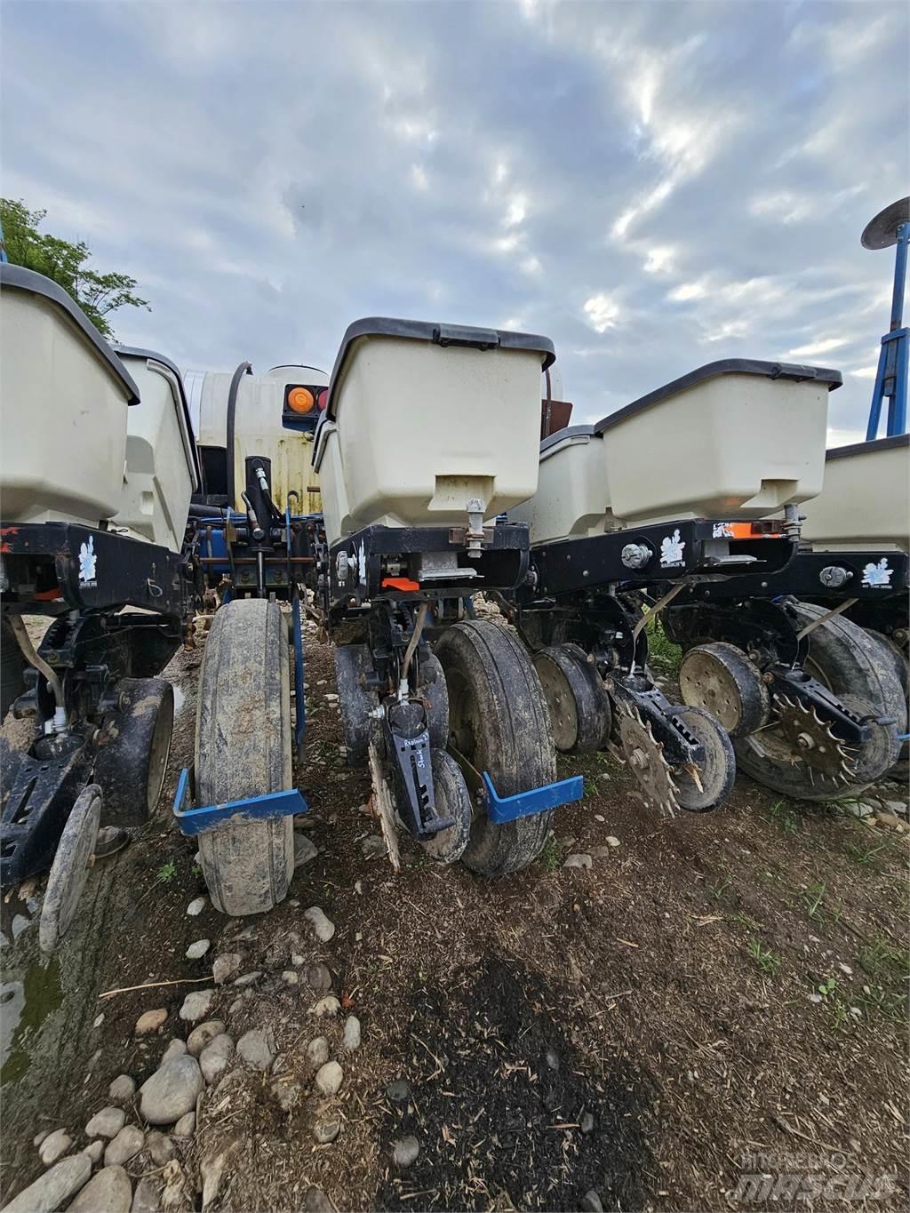 Kinze 3000 Other