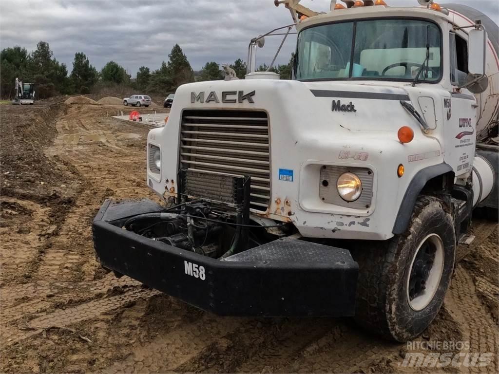 Mack DM690S Other