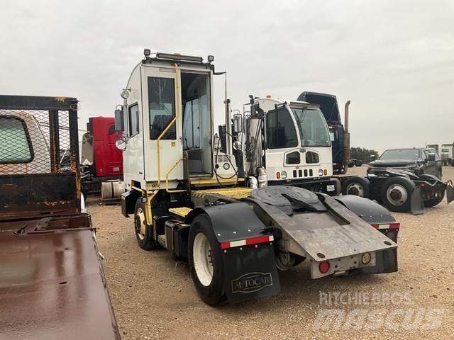 Autocar  Shunt Trucks