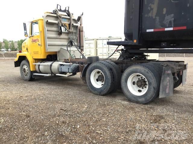 Autocar ACL Conventional Trucks / Tractor Trucks