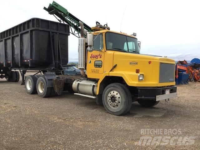 Autocar ACL Conventional Trucks / Tractor Trucks