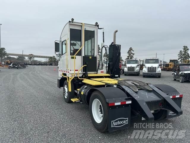 Autocar ACTT42 Shunt Trucks