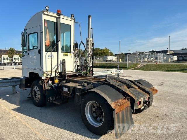 Autocar ACTT42 Shunt Trucks